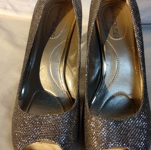 Ladies high heel Bandolino shoes